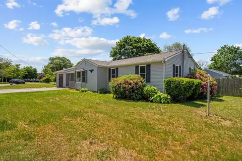 Exterior - 5 Middlefield Dr, Warwick, RI 02889 photo 3 of 10