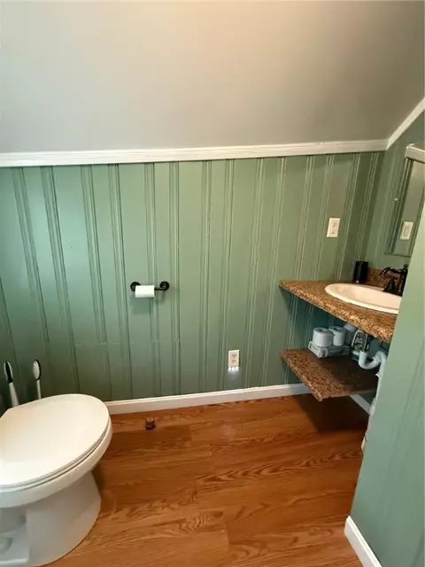 Bath - 183 Linden Ave, Woonsocket, RI 02895 photo 3 of 4