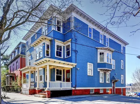384 Benefit St #2, Providence, RI 02903