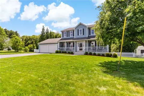 7 Mountain Laurel Dr, Coventry, RI 02816 photo 3