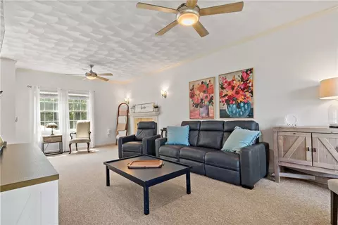 7 Mountain Laurel Dr, Coventry, RI 02816 photo 5