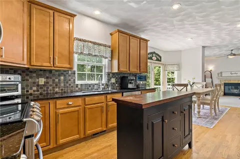 7 Mountain Laurel Dr, Coventry, RI 02816 photo 12