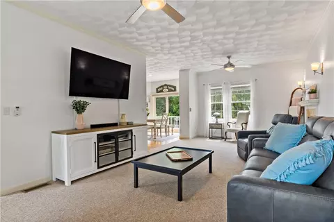 7 Mountain Laurel Dr, Coventry, RI 02816 photo 6