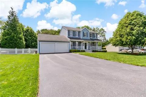7 Mountain Laurel Dr, Coventry, RI 02816 photo 2