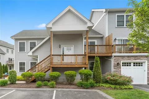 6 Jupiter Ln #B, Richmond, RI 02898