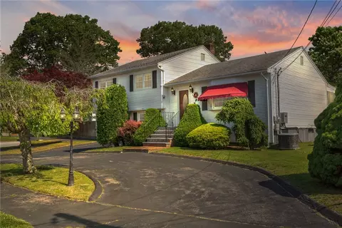 35 Benjamin Ave, Cranston, RI 02920