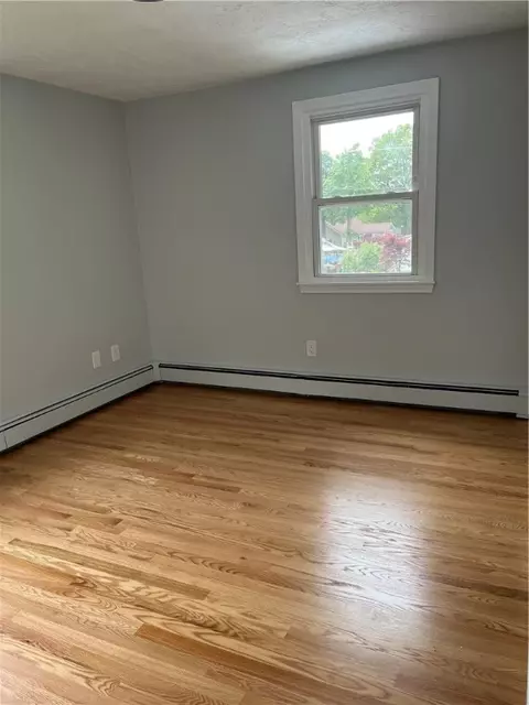Bedroom - 62 Lucille Dr, Woonsocket, RI 02895 photo 2 of 5