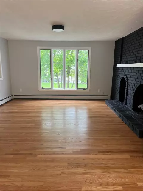 Living - 62 Lucille Dr, Woonsocket, RI 02895 photo 3 of 5