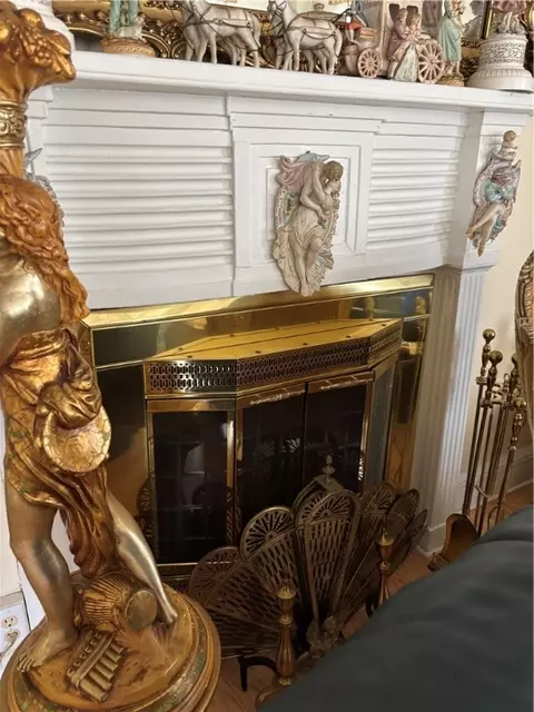 Living - 259 Park Ave, Woonsocket, RI 02895 photo 2 of 2