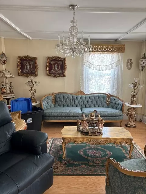 Living - 259 Park Ave, Woonsocket, RI 02895 photo 1 of 2