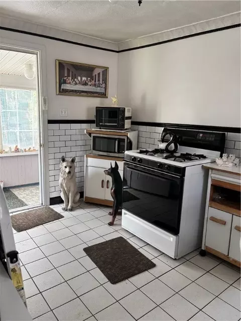 Kitchen - 259 Park Ave, Woonsocket, RI 02895 photo 1 of 2