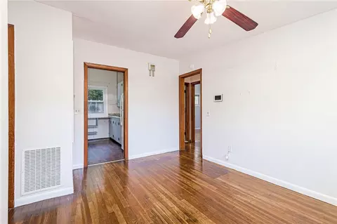 Living - 7 Stuart St, Westerly, RI 02891 photo 8 of 8