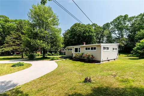 Exterior - 7 Stuart St, Westerly, RI 02891 photo 2 of 11