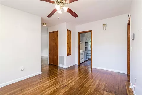 Living - 7 Stuart St, Westerly, RI 02891 photo 7 of 8