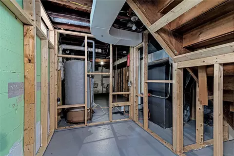 Entry Way - 7 Stuart St, Westerly, RI 02891 photo 3 of 3