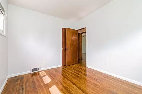 Bedroom - 7 Stuart St, Westerly, RI 02891 photo 6 of 7