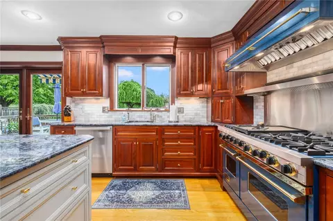 831 Quidnessett Rd, North Kingstown, RI 02852