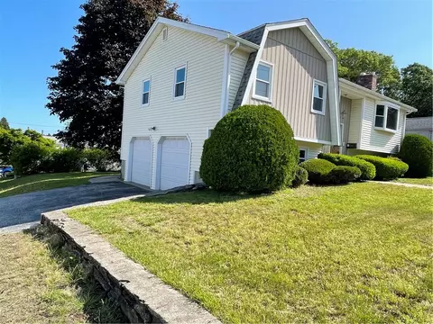 Exterior - 154 Aylsworth Ave, Woonsocket, RI 02895 photo 3 of 8