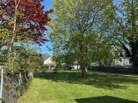 38 Newton Ave, Westerly, RI 02891