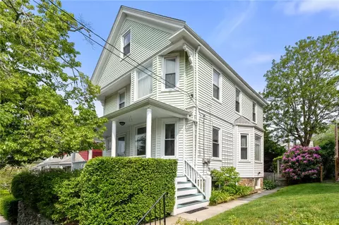 48 Webster St, Newport, RI 02840