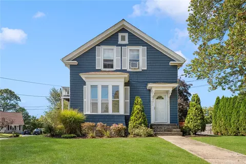 91 Warren Ave, Cranston, RI 02920