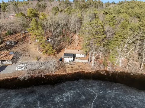 18 Tarklin Pond Dr, North Smithfield, RI 02896