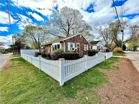 78 Viola Ave, Riverside, RI 02915