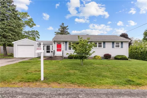 174 Russell Dr, Tiverton, RI 02878