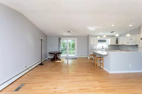 Living - 38 Williams Rd, Smithfield, RI 02917 photo 2 of 9
