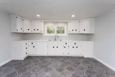 Kitchen - 38 Williams Rd, Smithfield, RI 02917 photo 5 of 7