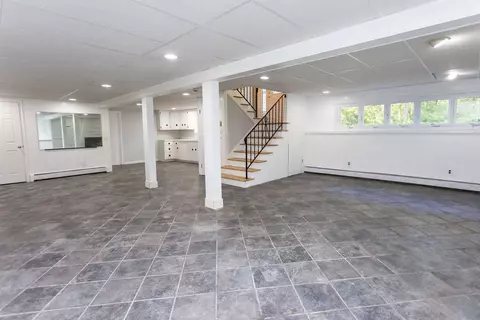 Living - 38 Williams Rd, Smithfield, RI 02917 photo 9 of 9