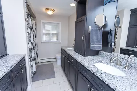 Bath - 38 Williams Rd, Smithfield, RI 02917 photo 1 of 5