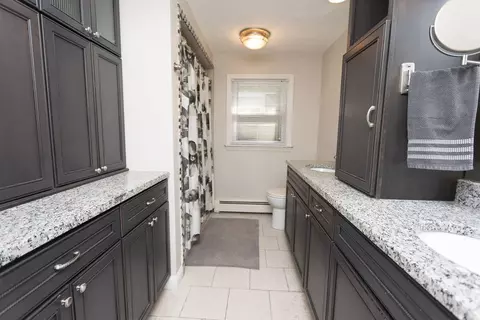 Bath - 38 Williams Rd, Smithfield, RI 02917 photo 2 of 5