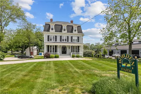 2951 E Main Rd #2, Portsmouth, RI 02871