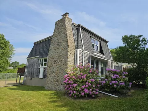 30 Bayfield Dr, South Kingstown, RI 02879