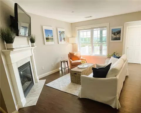 60 Saw Mill Dr #303, North Kingstown, RI 02852