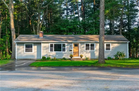 24 Knollwood Cir, North Kingstown, RI 02852
