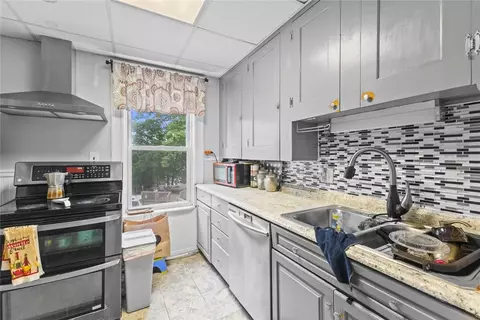 20 Cold Spring Pl, Woonsocket, RI 02895 photo 20