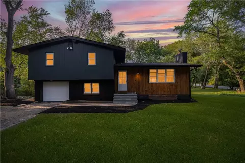 7 Nichols Rd, Kingston, RI 02881