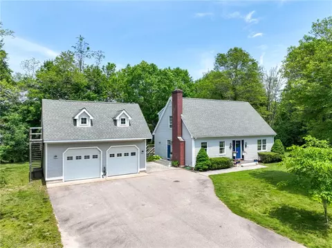 8 Grills Ln, Bradford, RI 02808