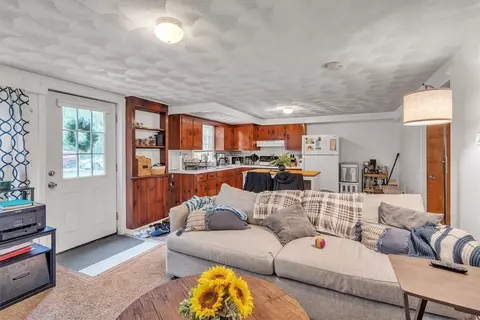 522 Child St, Warren, RI 02885 photo 3