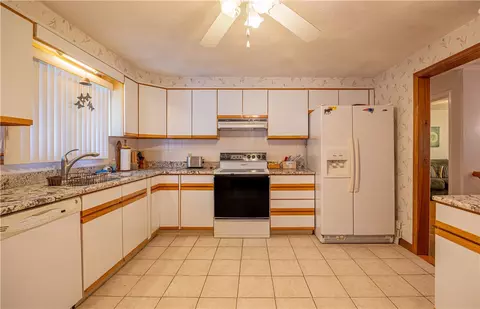 Kitchen - 728 Chestnut Hill Rd, Glocester, RI 02814 photo 1 of 4