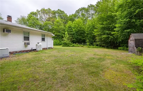 Exterior - 728 Chestnut Hill Rd, Glocester, RI 02814 photo 3 of 8