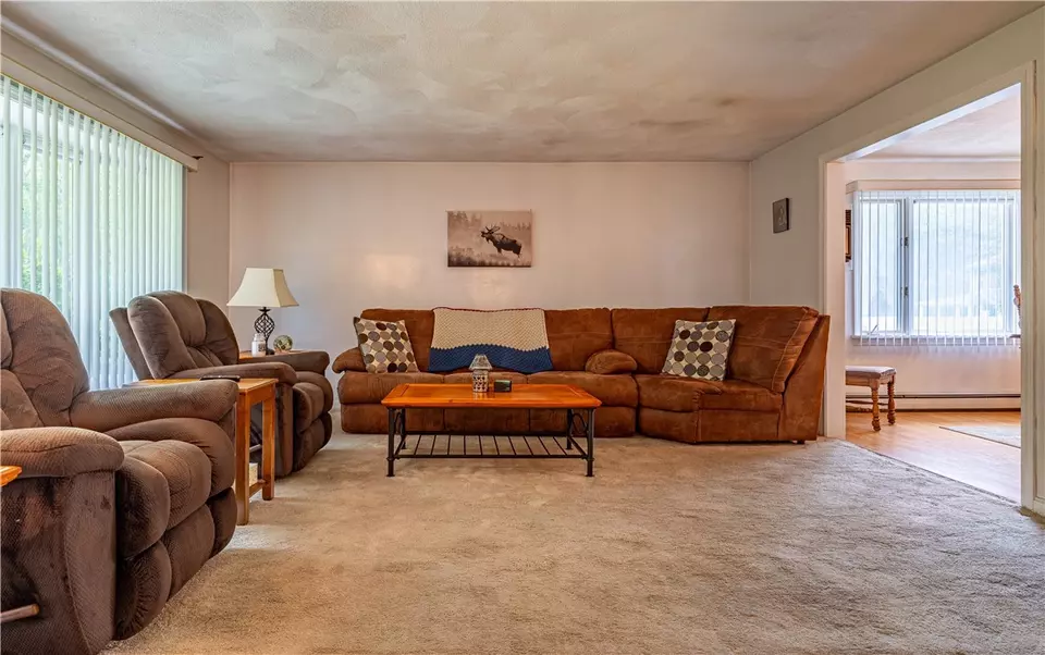 Living - 728 Chestnut Hill Rd, Glocester, RI 02814 photo 2 of 3