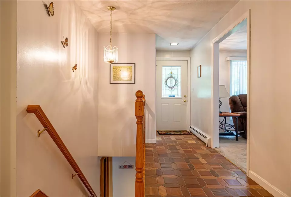 Entry Way - 728 Chestnut Hill Rd, Glocester, RI 02814 photo 2 of 2
