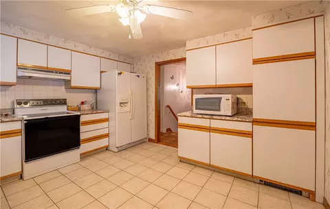 Kitchen - 728 Chestnut Hill Rd, Glocester, RI 02814 photo 2 of 4