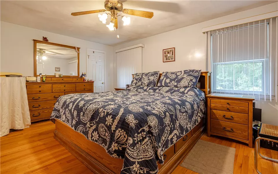 Bedroom - 728 Chestnut Hill Rd, Glocester, RI 02814 photo 2 of 2