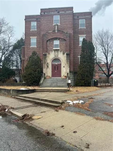 53 Coe St, Woonsocket, RI 02895