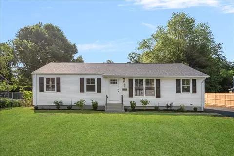 60 Webb Ave, Warwick, RI 02889