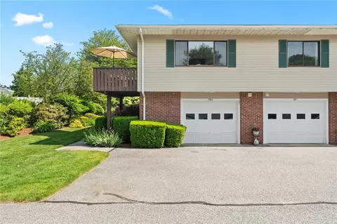 694 Orleans Ct, Warwick, RI 02886